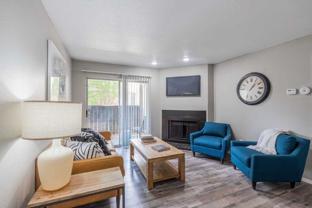 Curry Junction Apartments - Photo 4 of 25