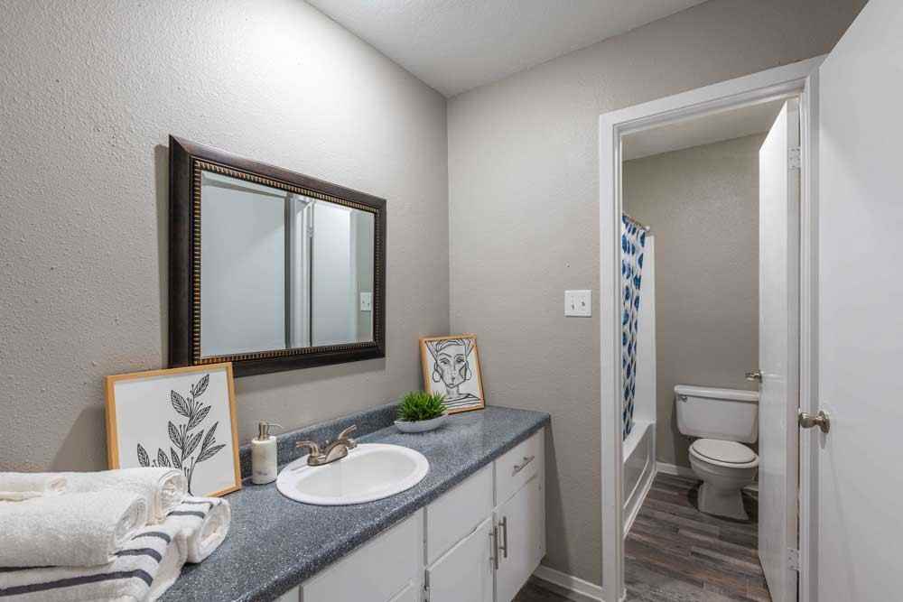 Curry Junction Apartments - Photo 6 of 25