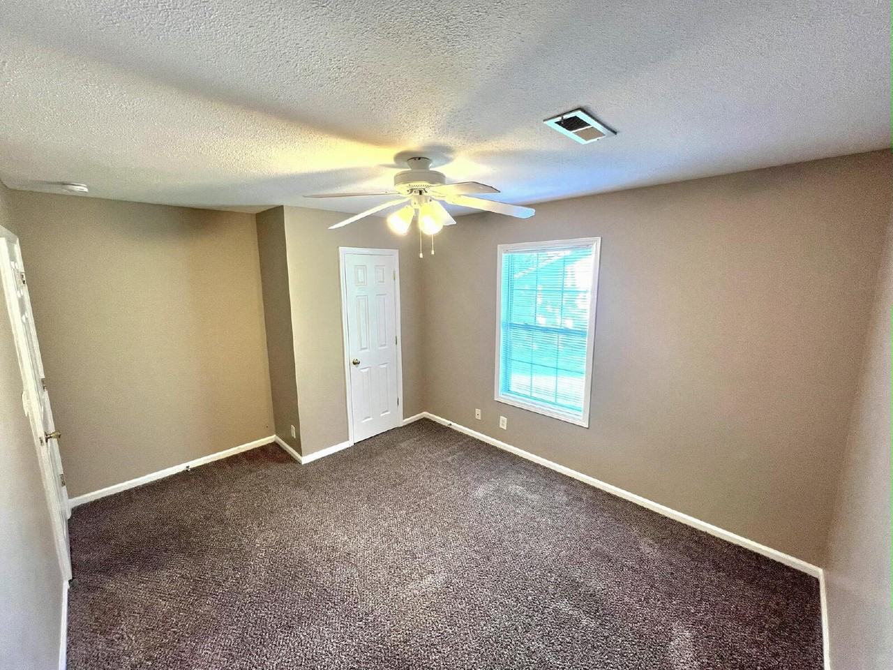 260 Executive Ave Apt A - Photo 6 of 8