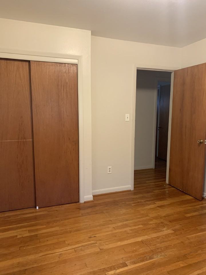 908 Twin Oaks Ave - Photo 3 of 20