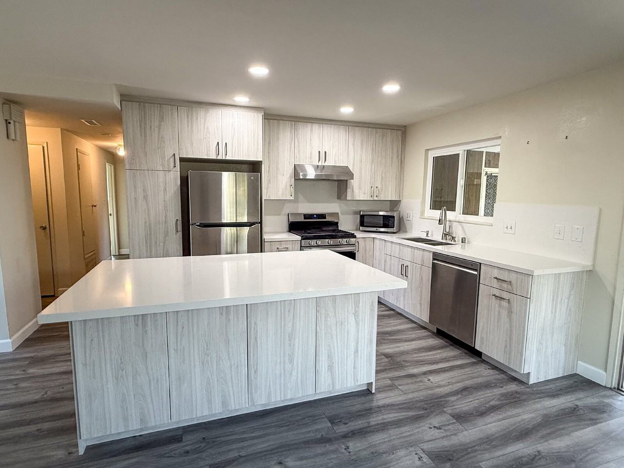 1730 W Hemlock St - Photo 3 of 23