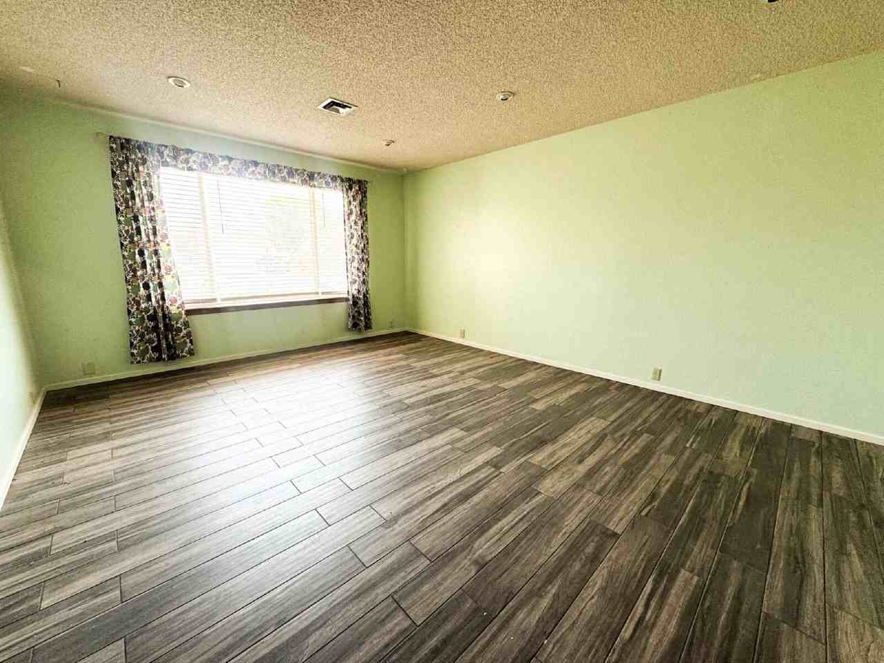 3052 W 18th St - Photo 2 of 38