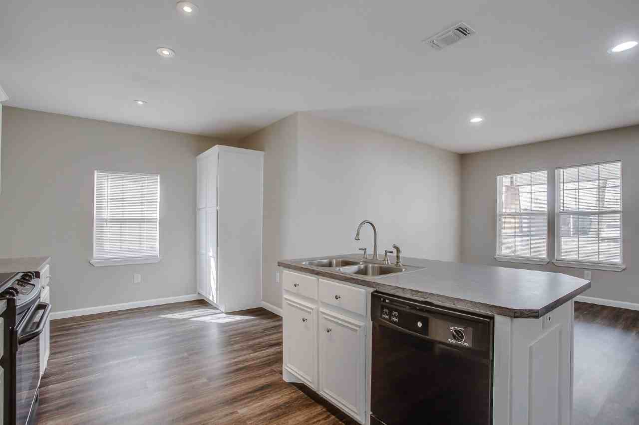 1909 16th St - Photo 7 of 13