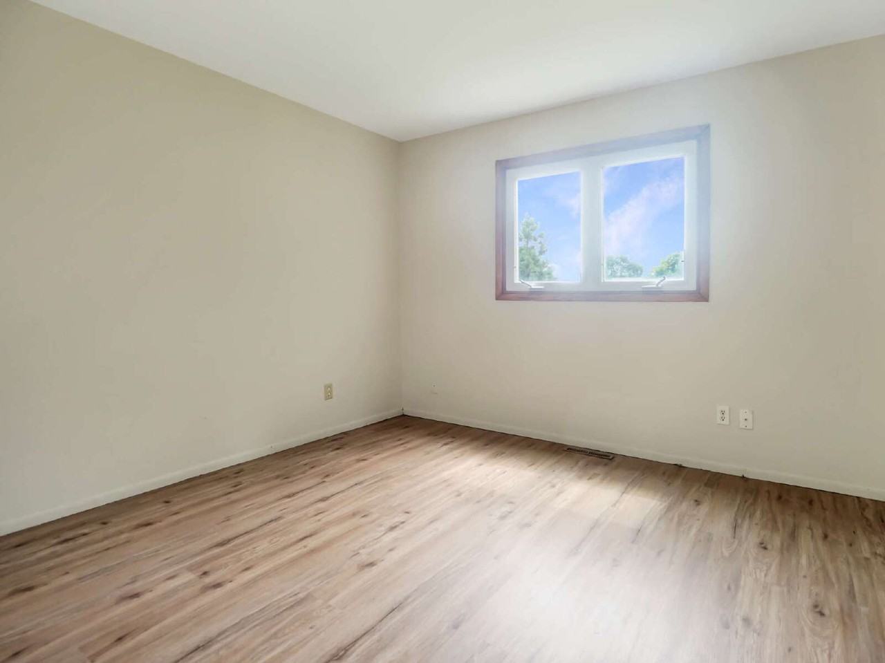 8343 143rd St W - Photo 4 of 11