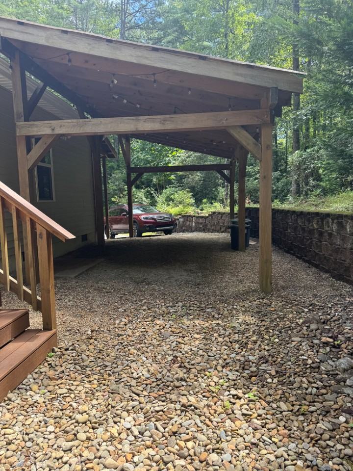 221 Indian Ridge Trl - Photo 3 of 21