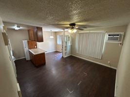 featured image of 1148 W 7th St