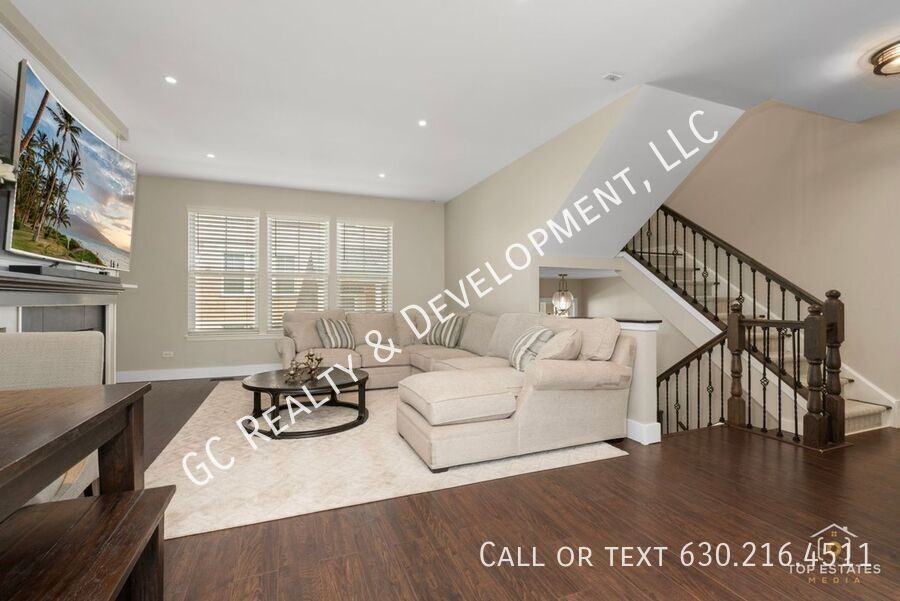 927 Indigo Ct - Photo 3 of 40