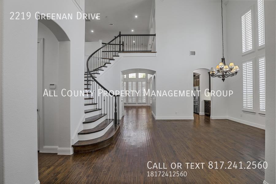 2219 Greenan Dr - Photo 3 of 22