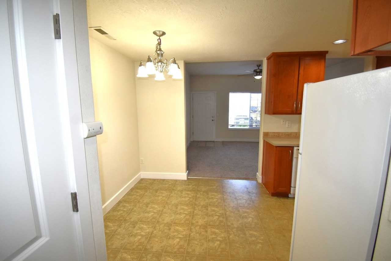 100 Weldwood Dr - Photo 6 of 18