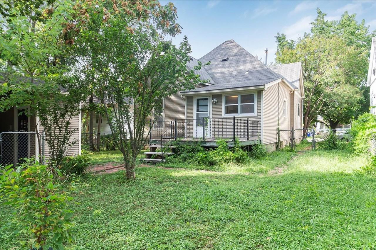 1005 W 3rd St - Photo 4 of 22