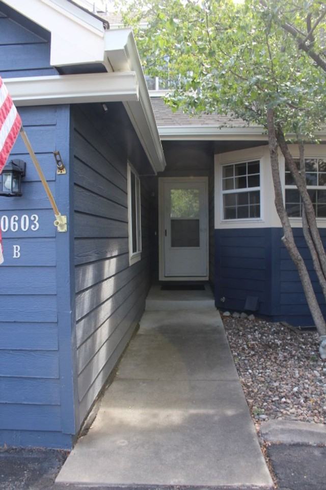 10603 W Dumbarton Cir #B - Photo 2 of 23