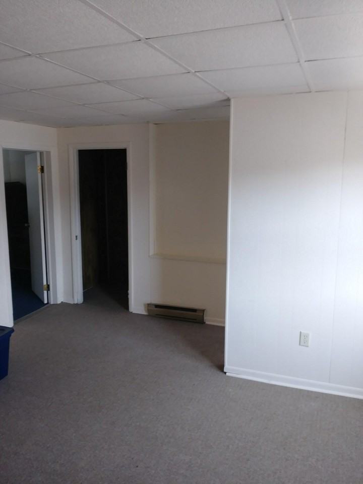 701 N Front St #2 - Photo 3 of 19
