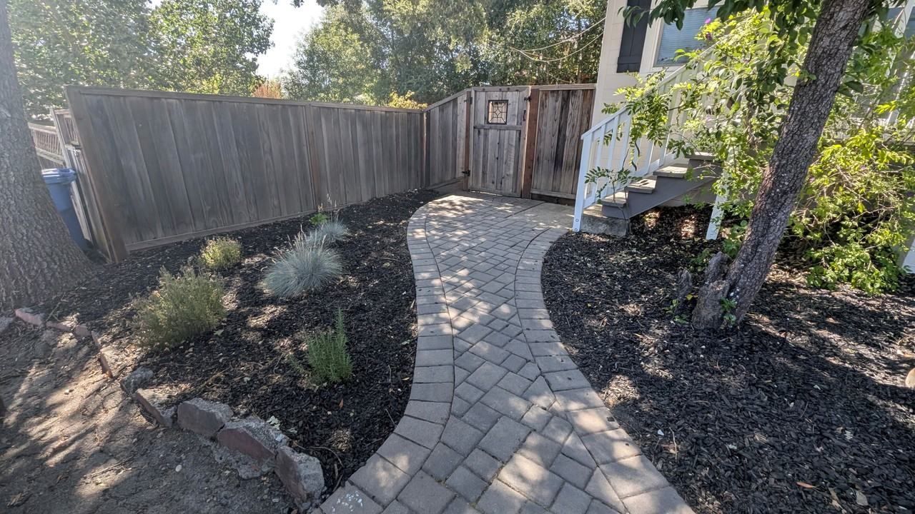 918 Oak St #NA - Photo 3 of 20
