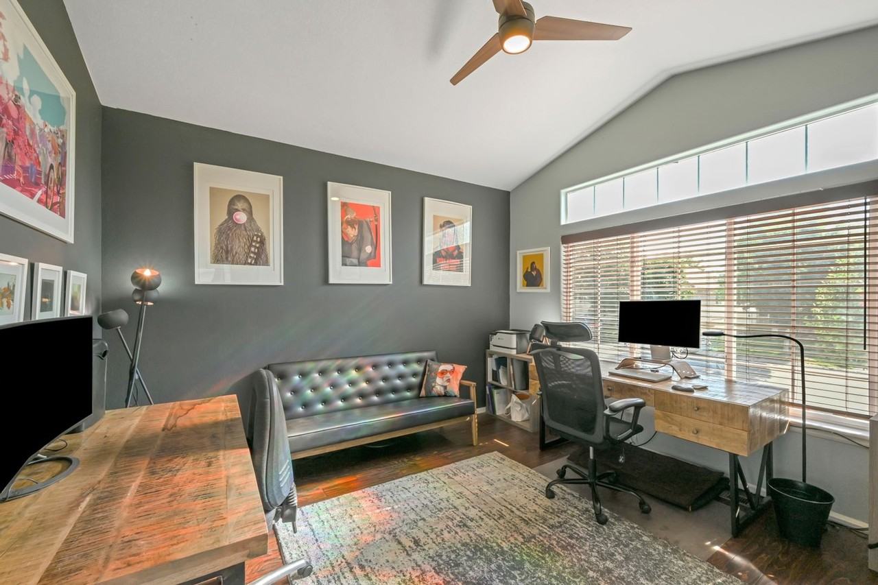 2633 Clarion Ln - Photo 2 of 36