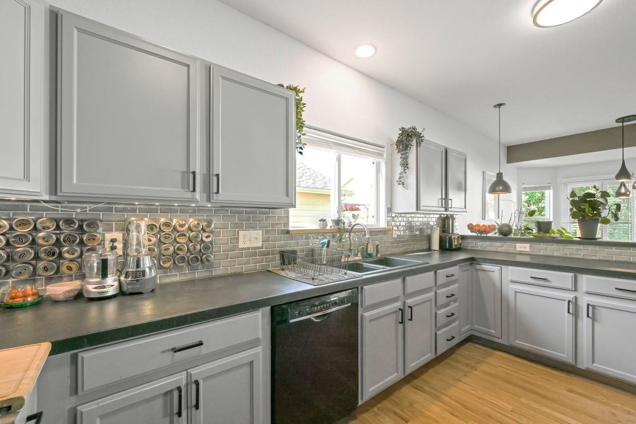 2633 Clarion Ln - Photo 5 of 36