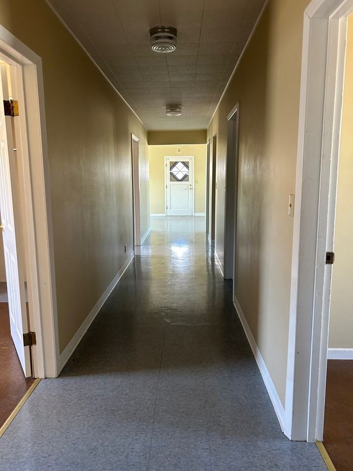 1186 Ne Alpine Ave - Photo 5 of 25
