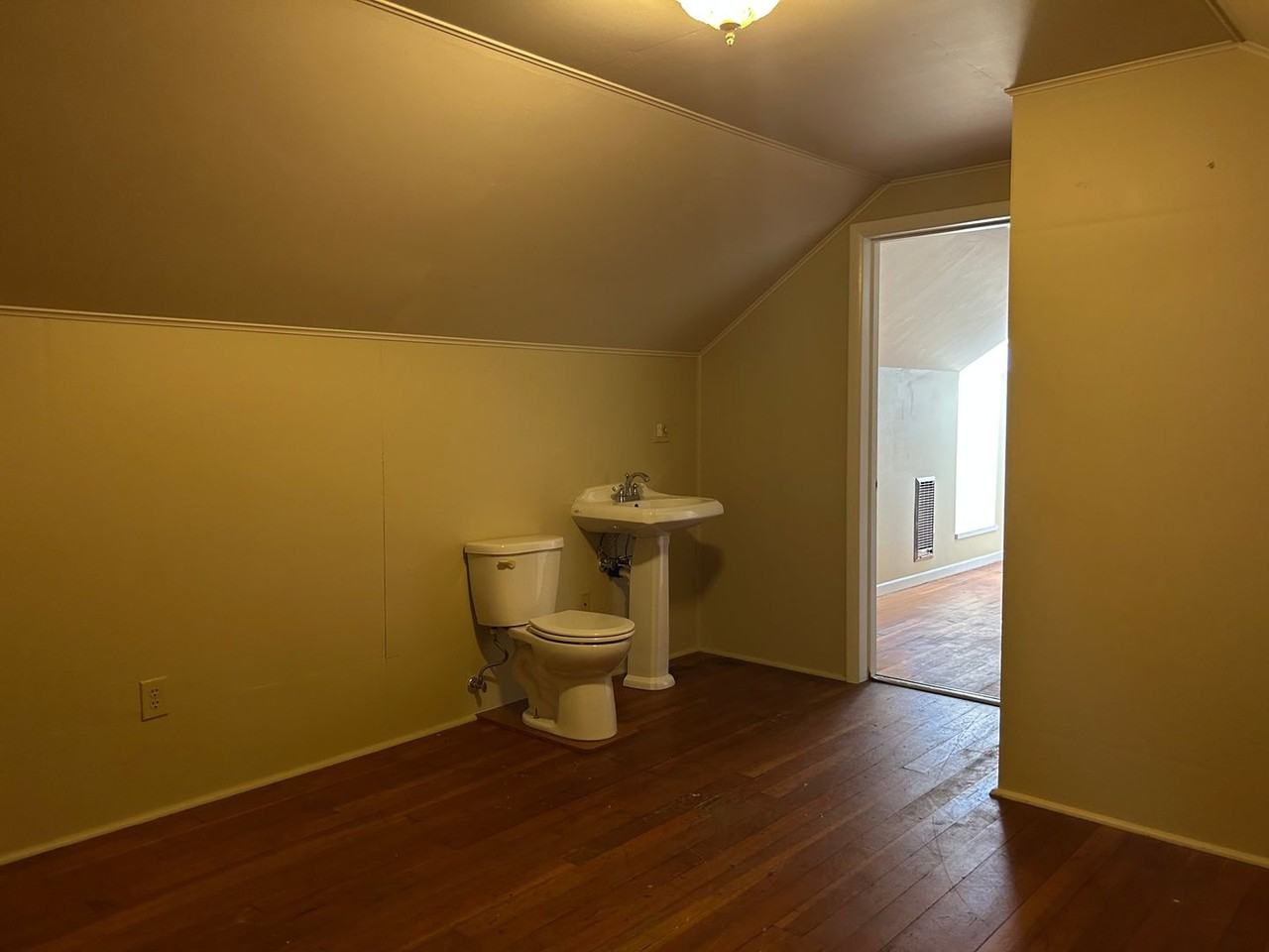 1186 Ne Alpine Ave - Photo 6 of 25