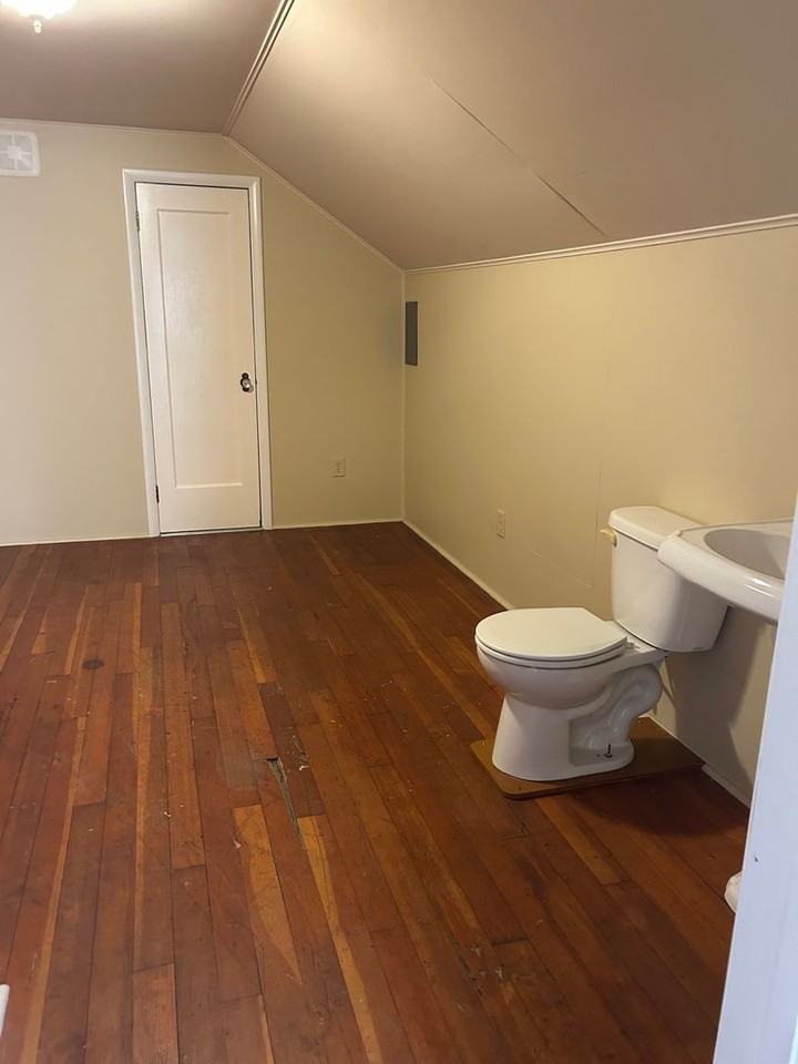 1186 Ne Alpine Ave - Photo 7 of 25