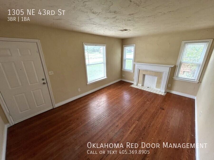1305 Ne 43rd St - Photo 2 of 14