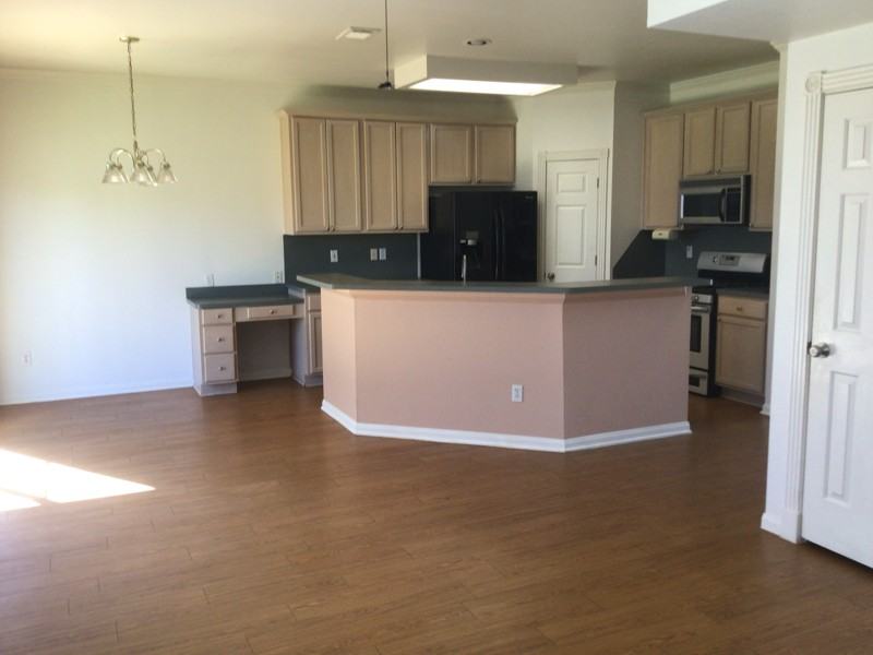 2913 Whisper Oaks Ln #B - Photo 4 of 15