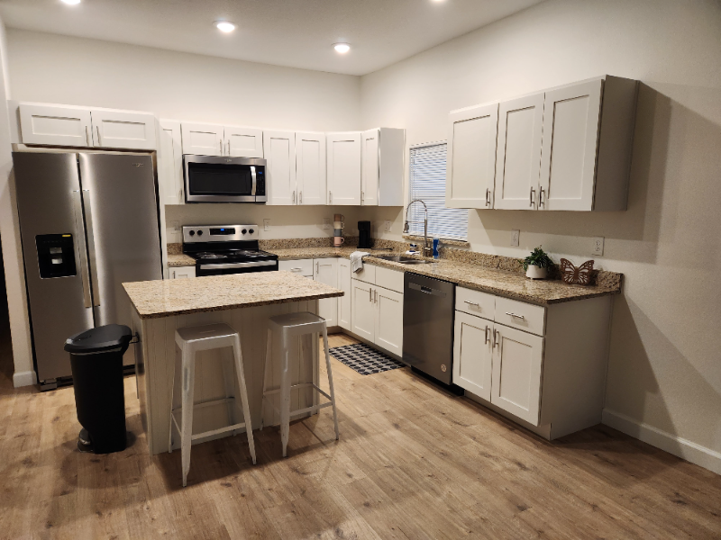 1535 Elizabeth Ave - Photo 2 of 9