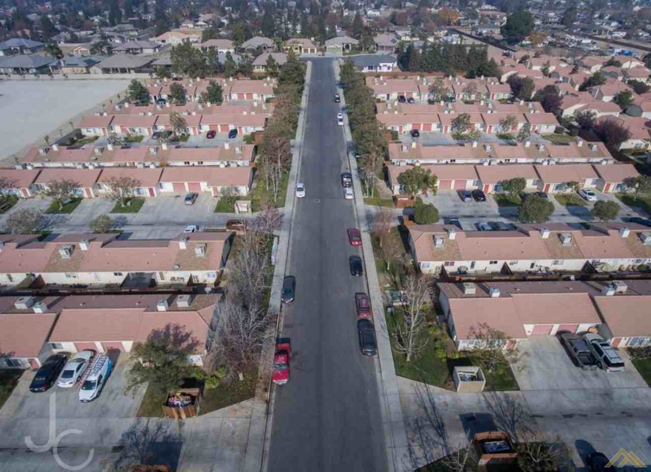 1308 Reddick Ln - Photo 3 of 12