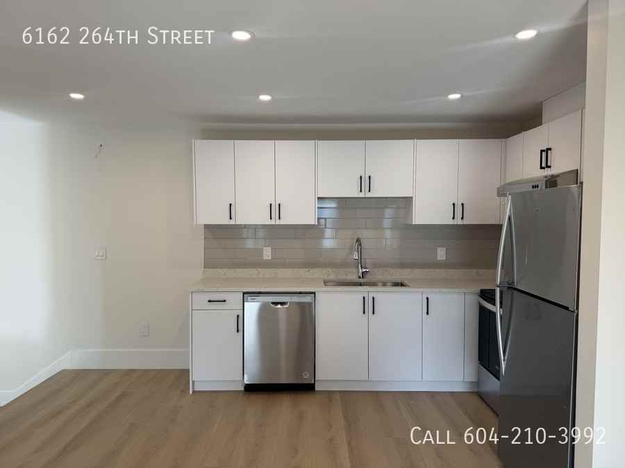6162 264 St - Photo 2 of 12