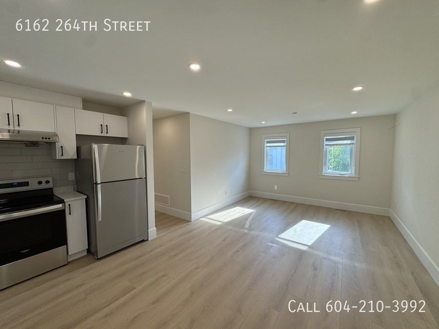 6162 264 St - Photo 3 of 12