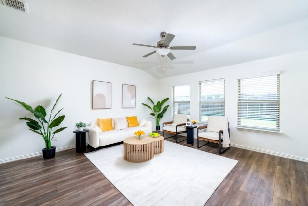 1215 Chapel Hill Dr - Photo 5 of 20