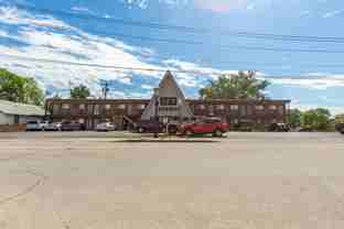 102 N Maple Ave - Photo 1 of 1