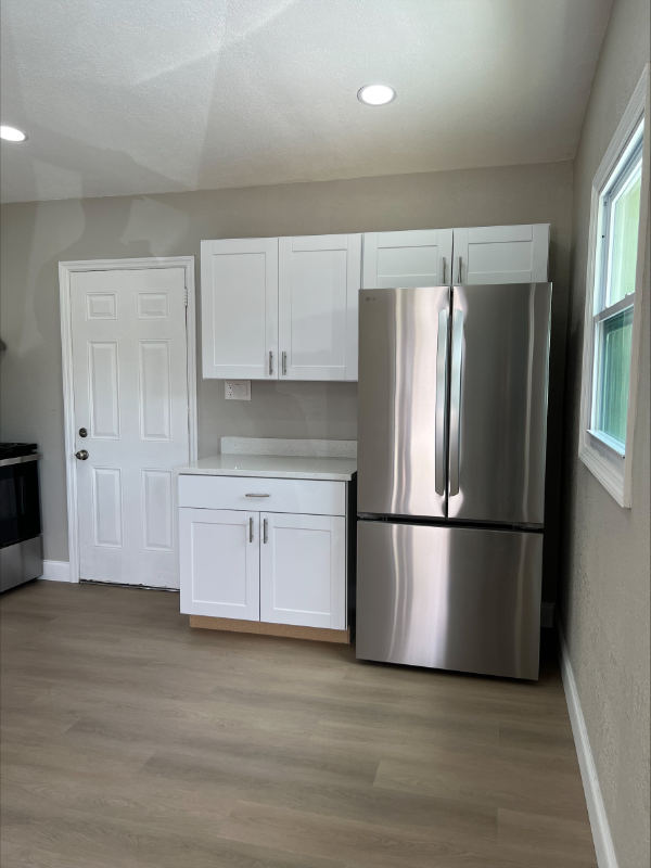 3235 Oakley Ave S - Photo 3 of 15