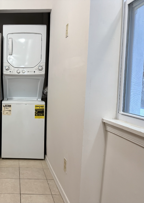 110 W Hamburg St - Photo 5 of 10