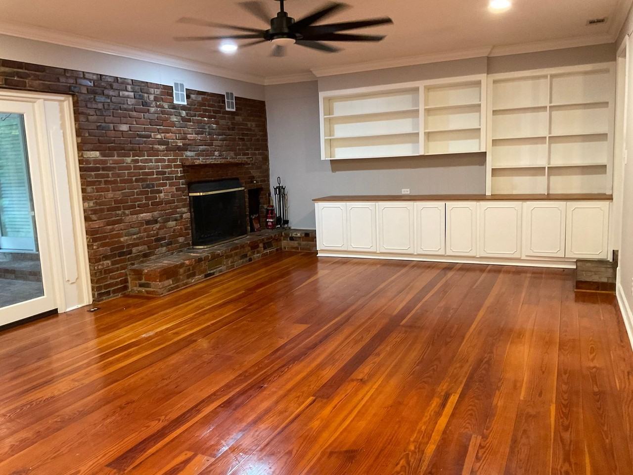 705 Pine St - Photo 2 of 7