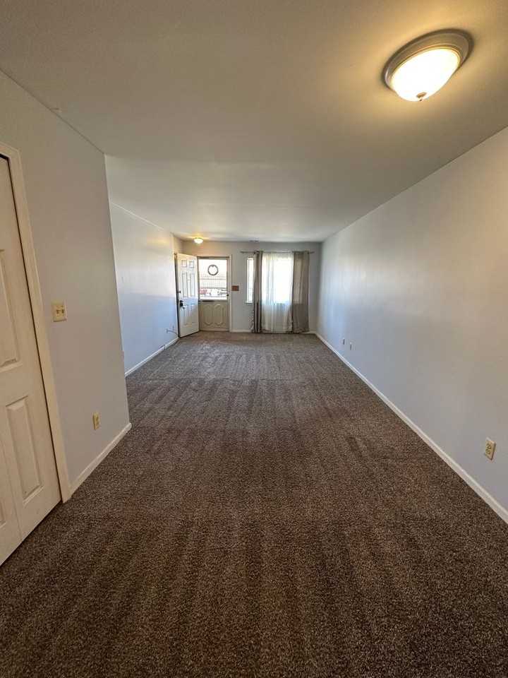 25652 Lira Ln - Photo 3 of 9