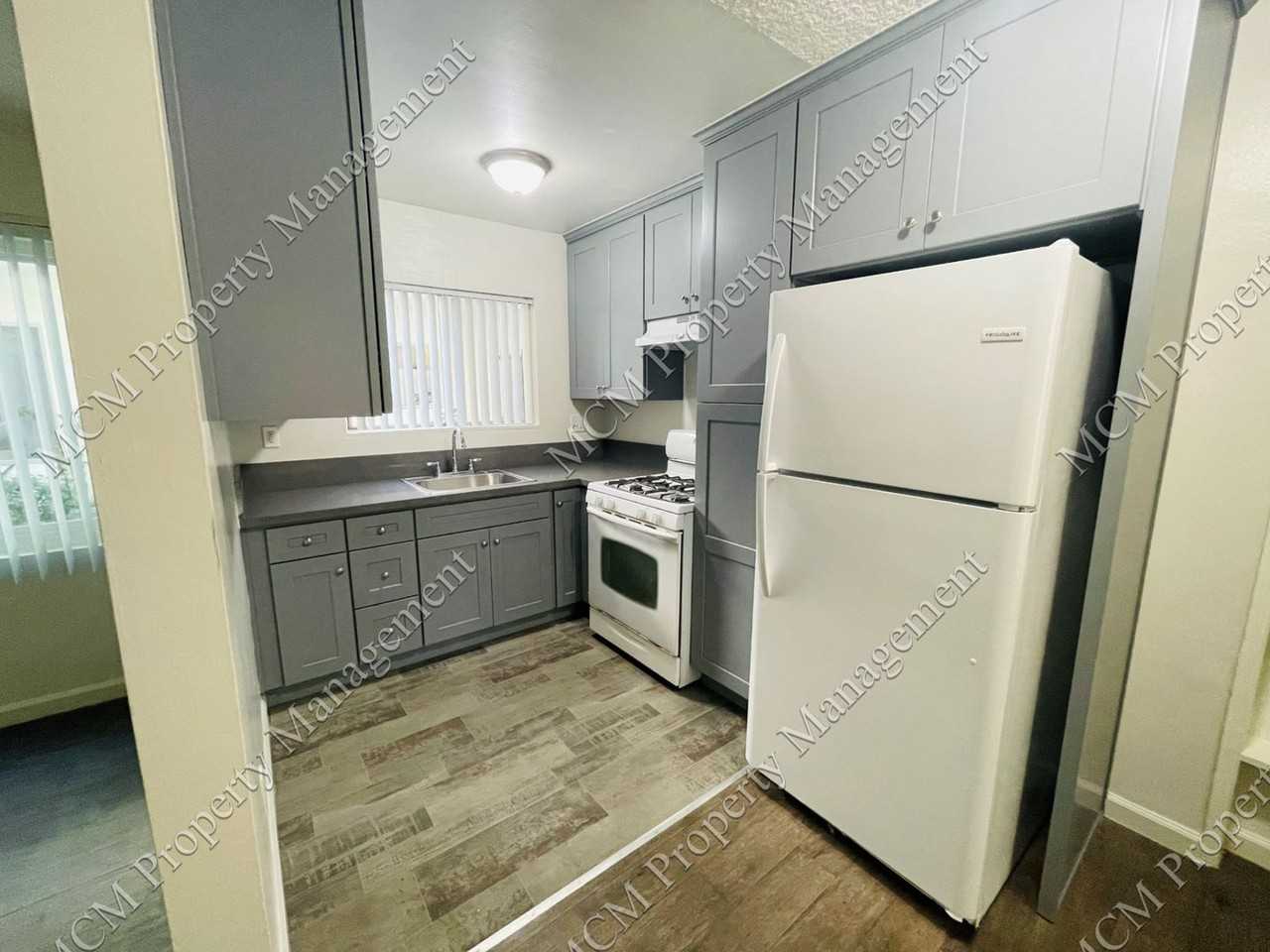 992-HOMESIDE - Photo 3 of 21