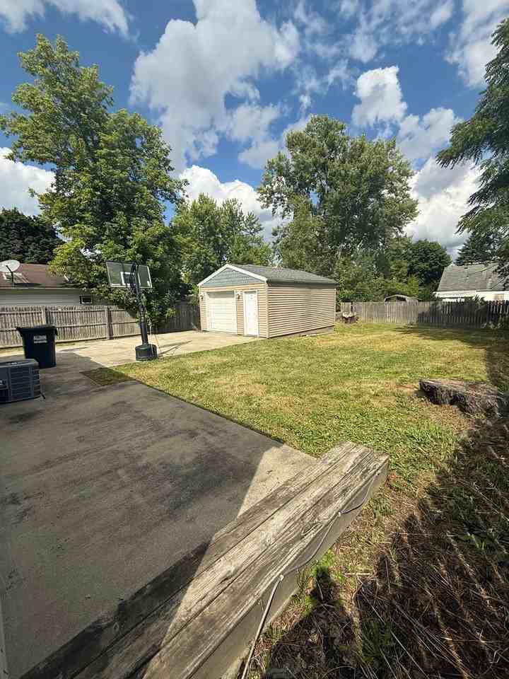 139 N Roanoke Ave - Photo 3 of 17