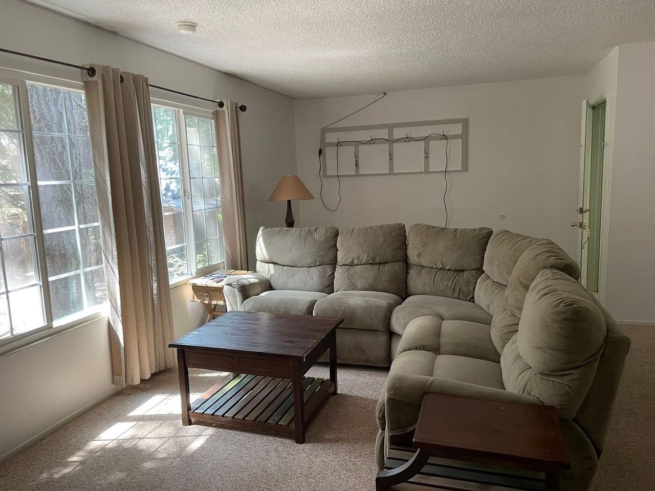1281 Bonanza Ave #11 - Photo 3 of 11