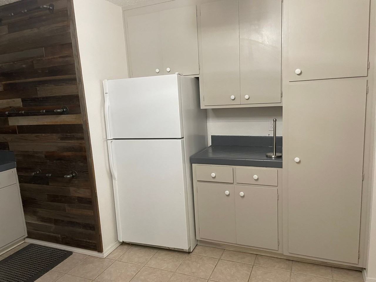 1281 Bonanza Ave #11 - Photo 5 of 11