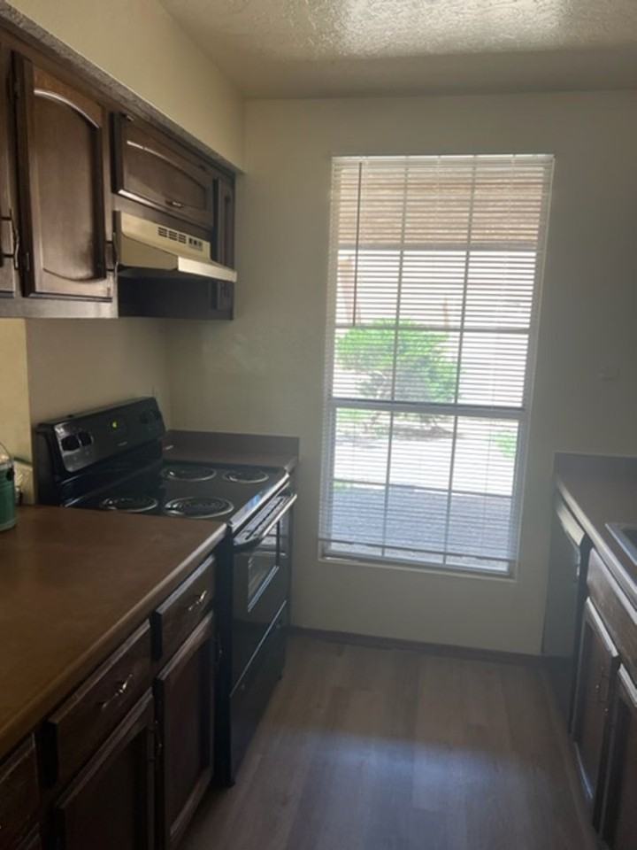 605 High St Ne - Photo 3 of 13