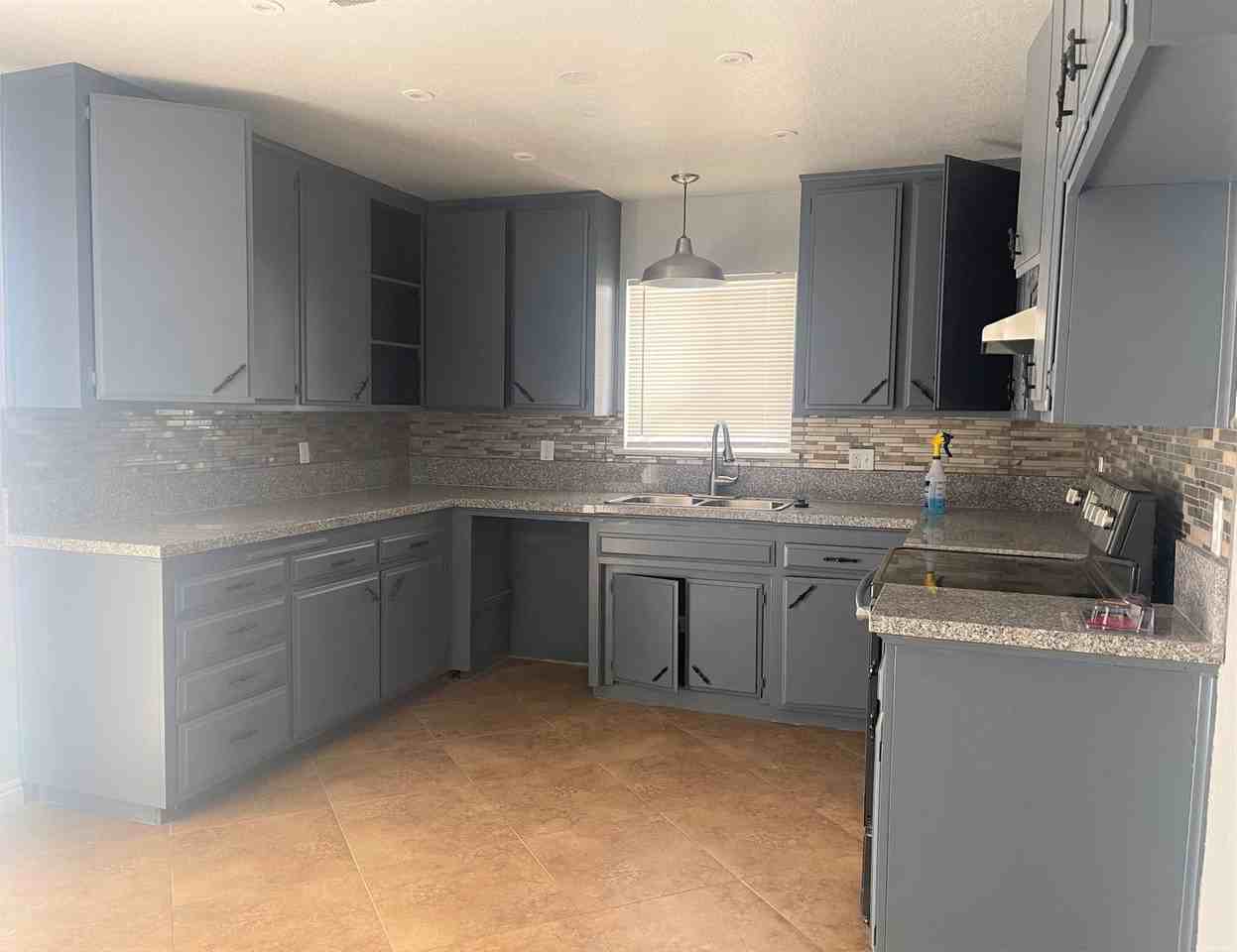 8200 Eucalyptus Ave - Photo 5 of 12