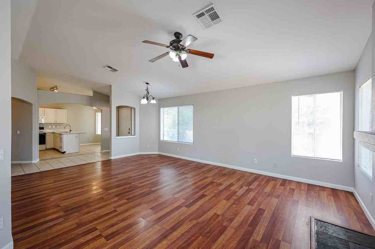 638 N Diane Ct - Photo 5 of 35
