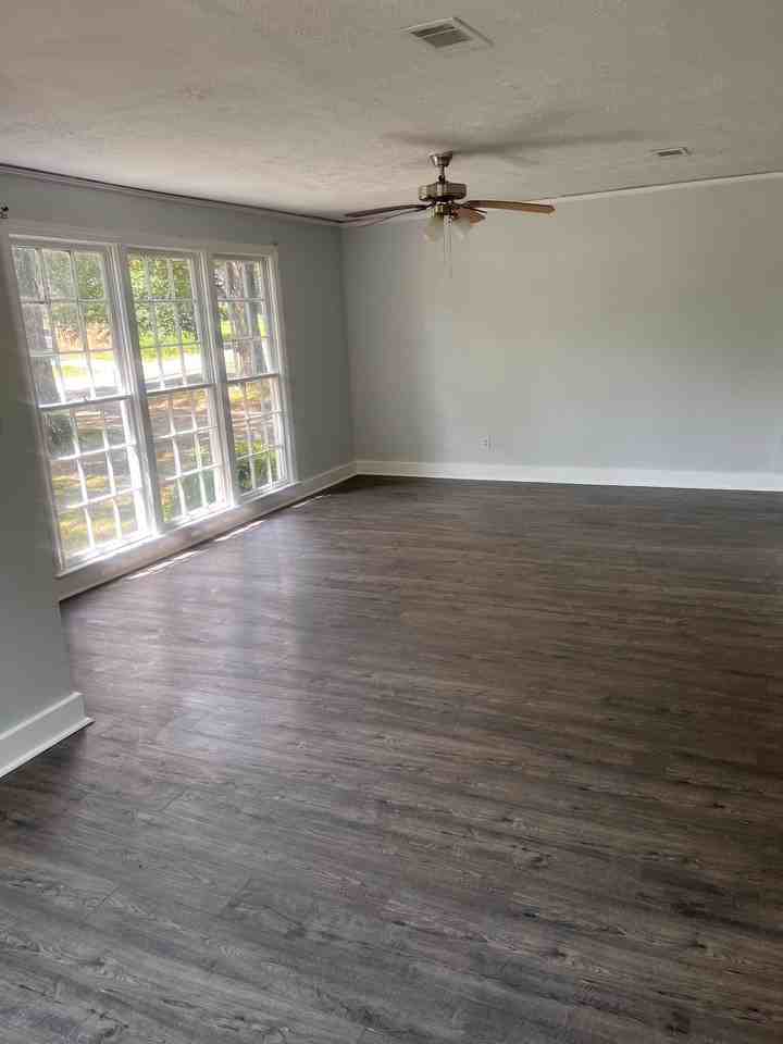 572 Avalon Rd - Photo 3 of 15