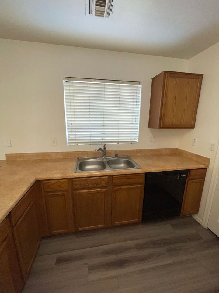 5707 S 31st Dr - Photo 5 of 40