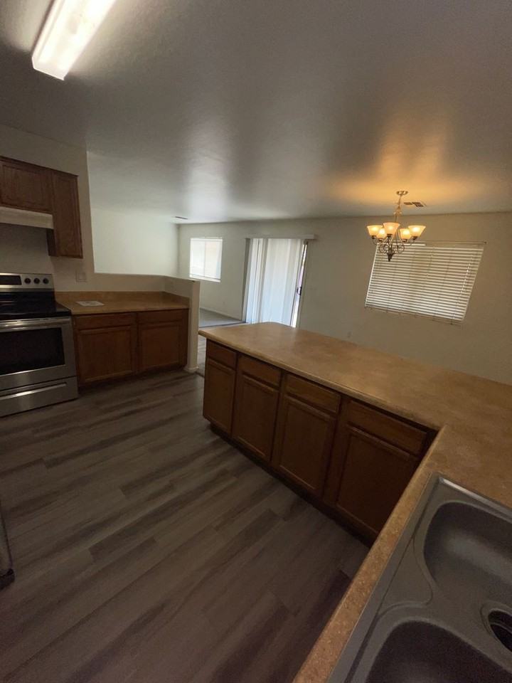 5707 S 31st Dr - Photo 6 of 40