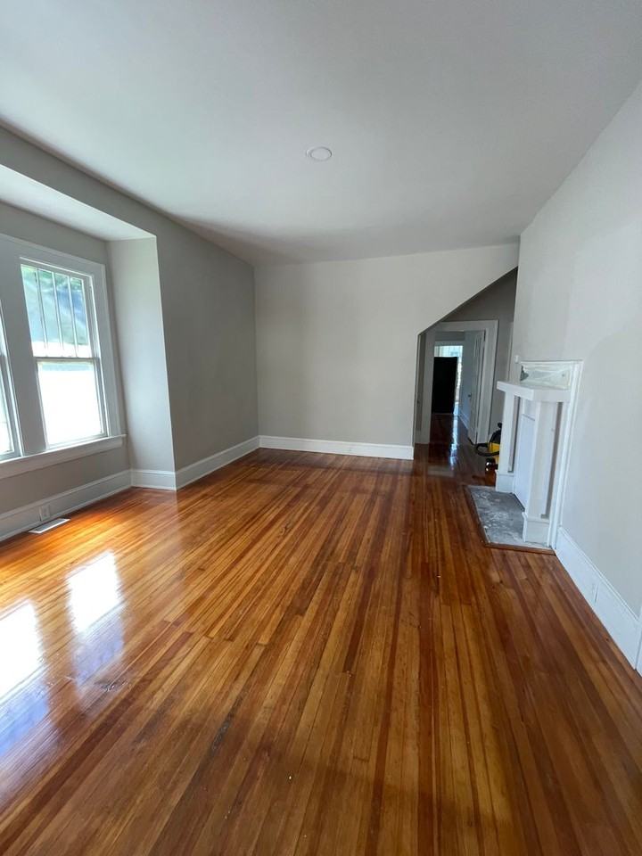 209 Warren Street - Photo 3 of 24