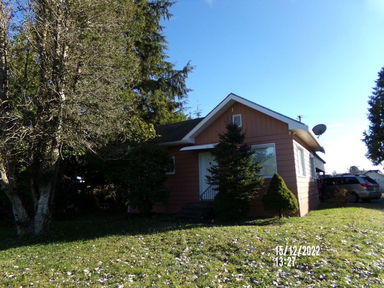 925 E Market St - Photo 2 of 10