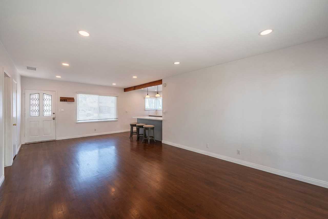 5348 W 142nd Pl - Photo 5 of 36