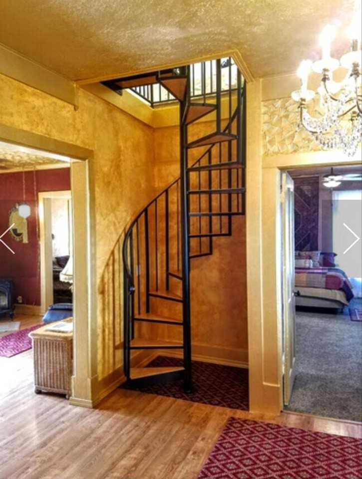 744 N 2nd St - Photo 3 of 24