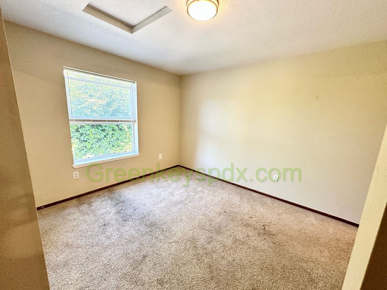 10046 N Lombard St - Photo 3 of 15