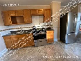 1518 Haak St - Photo 1 of 1